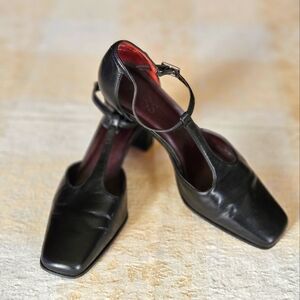 Bass Heeled Pump, Size 7 1/2, Black